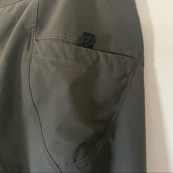 SUGOI cropped pants size medium Bicycle Outdoor Hiking Lightweight - Picture 9 of 9